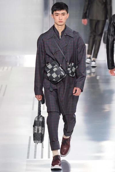 Look 30